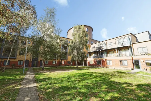 St. Peters Gardens, London, SE13, photo 1