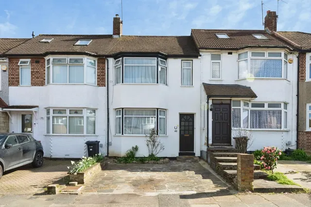 Cheriton Avenue, Ilford, IG5, photo 1