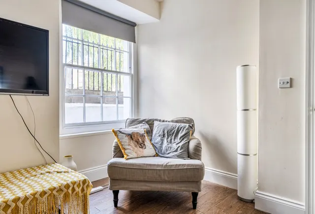 Photo 3 — Wellington Street, Cheltenham, GL50 1XY