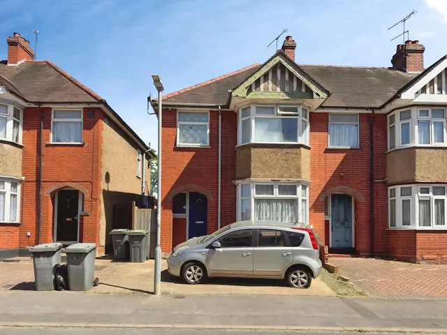 Chester Avenue, Luton, Bedfordshire, LU4, photo 1