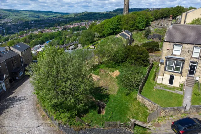 Wakefield Gate, Halifax, HX3, photo 2