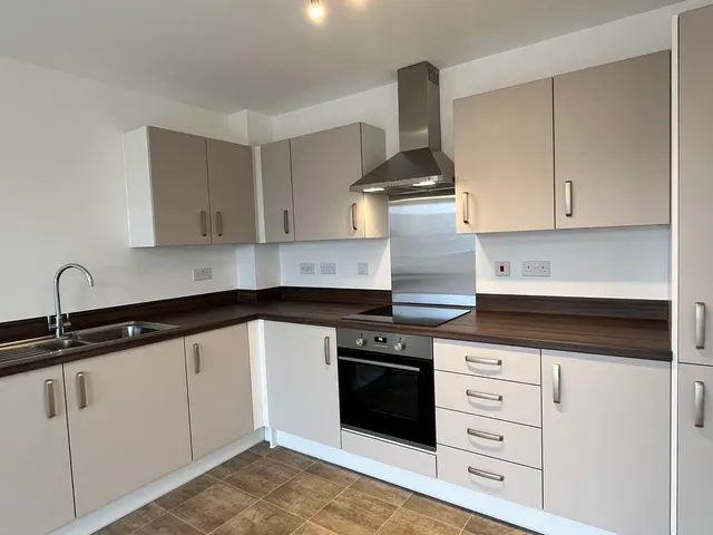 Photo 2 — Harvest Hill, Maidenhead SL6 2QP