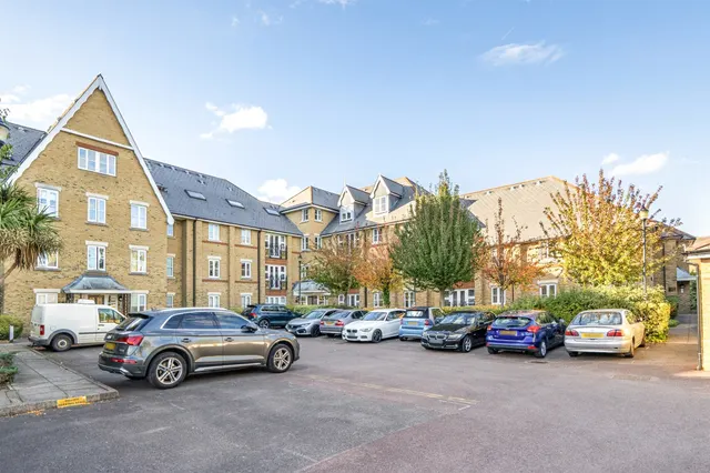 Gater Drive, Enfield, EN2, photo 1