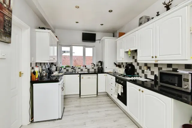 Park Lane, Stoke-On-Trent, ST8, photo 3
