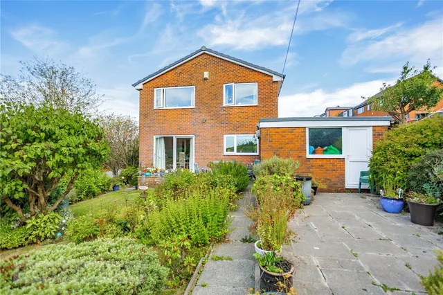 Mayfield Avenue, Springhead, OL4, photo 2