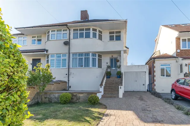 Brownspring Drive, London, SE9, photo 1