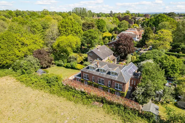 Northcroft Close, Egham, TW20, photo 1