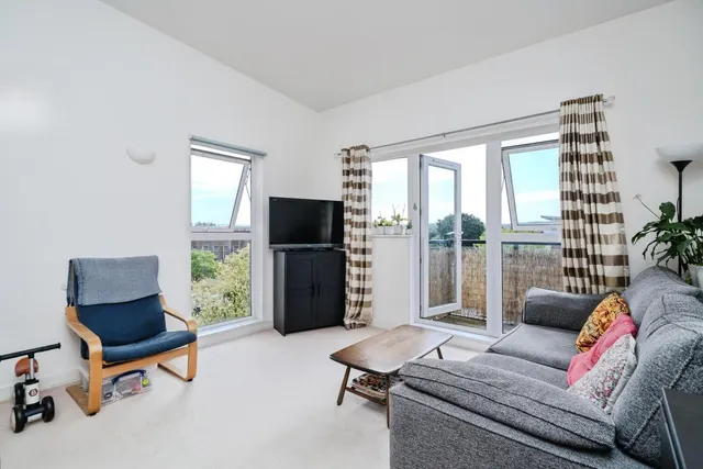 Park View Road, Leatherhead, KT22, photo 2