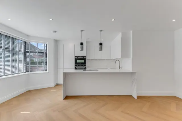 Beechcroft Avenue, Golders Green, NW11, photo 2