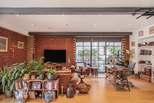 Shepherdess Place, London, N1, photo 1