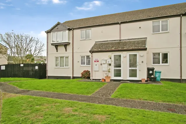 Miners Court, St. Georges Hill, TR6, photo 1