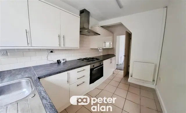 Emlyn Road, Swansea, SA1, photo 2