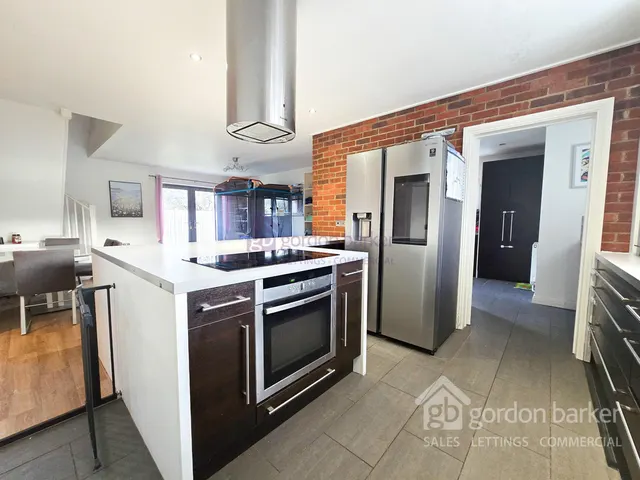Photo 2 — Pelican Mead, Hightown, Ringwood, BH24 3RG