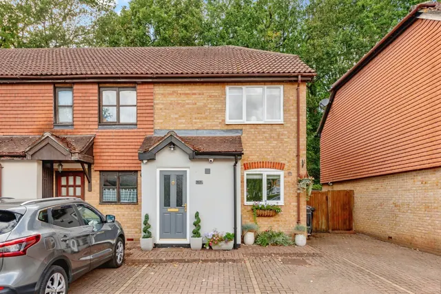 The Woodlands, Smallfield, Horley, photo 1