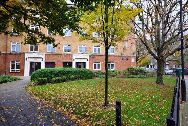 London, SW8, photo 1