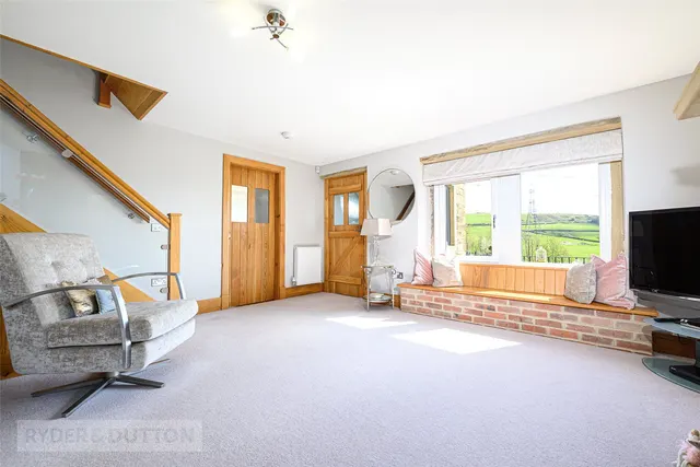 Bonnet Hall, Bradshaw, HX2, photo 3