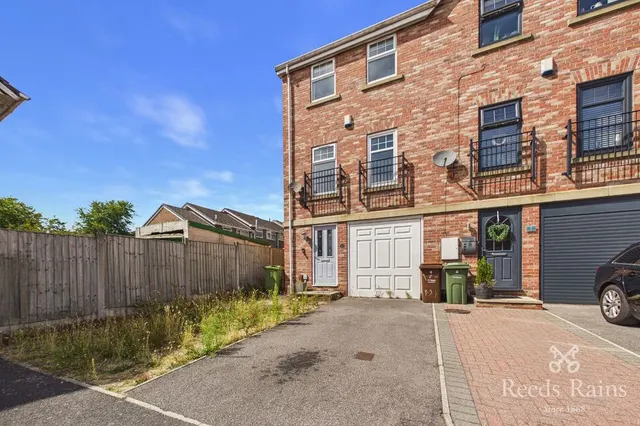 The Courtyard, Wakefield, West Yorkshire, WF2, photo 1