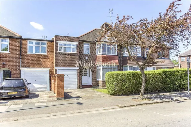 The Vale, London, NW11, photo 1