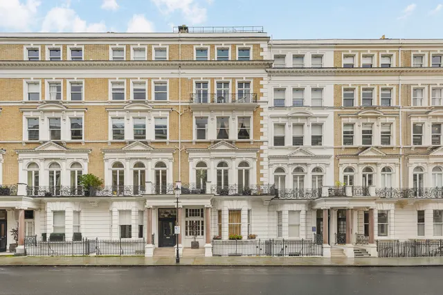 Photo 3 — De Vere Gardens, Kensington, London