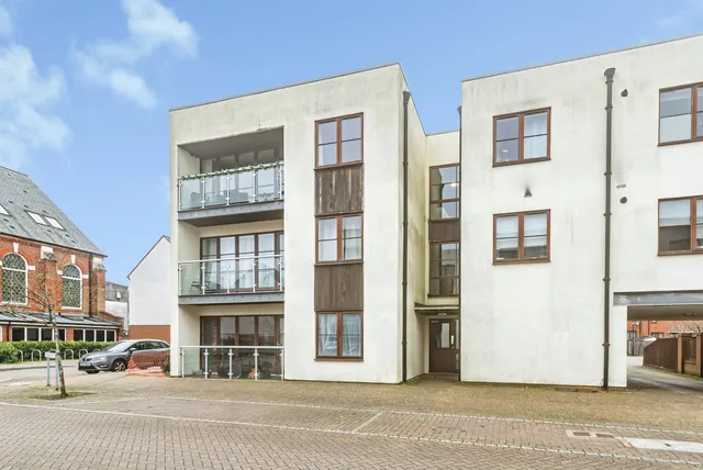 Greenlands Road, Basingstoke, RG24, photo 1