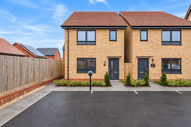 Off Calverton Lane, Milton Keynes, MK8, photo 1