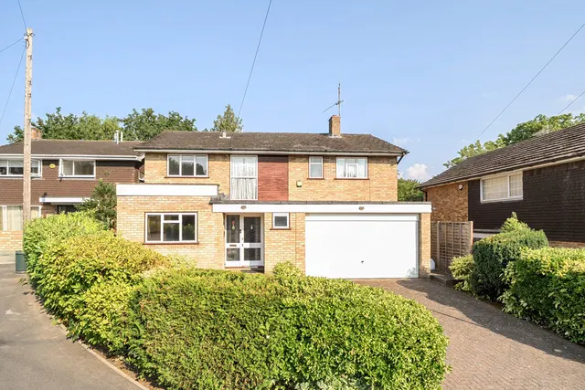 Brookdene Drive, Northwood, HA6, photo 1