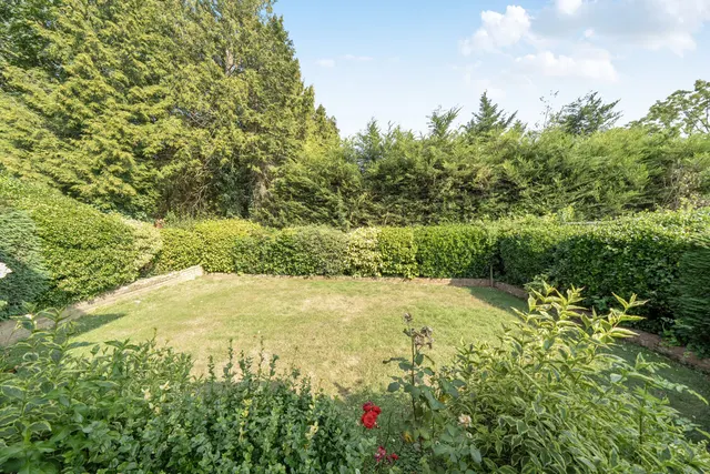 Brookdene Drive, Northwood, HA6, photo 2