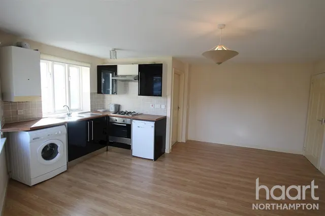 South Park Rushden, NN10, photo 3