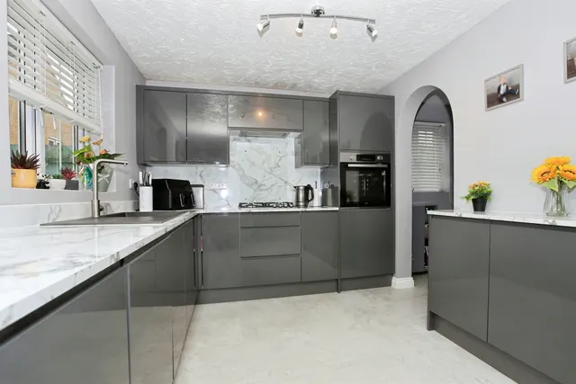 Boleyn Avenue, Peterborough, PE2, photo 2