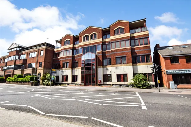 Victoria Road, Farnborough, Hampshire, GU14 7PA, photo 1