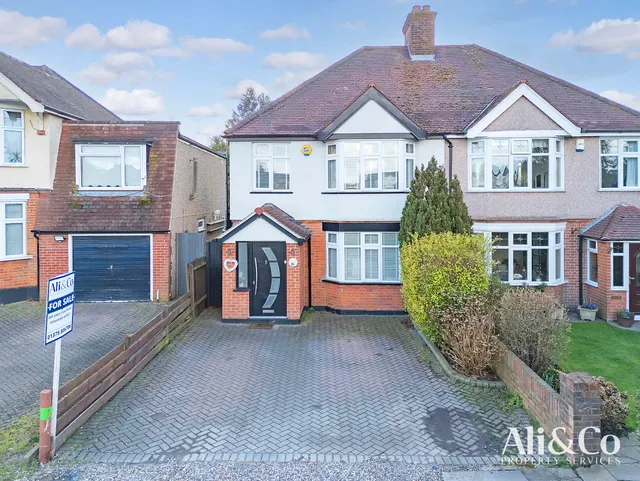 Lodge Lane, Grays, Essex, RM17 5PT, photo 1