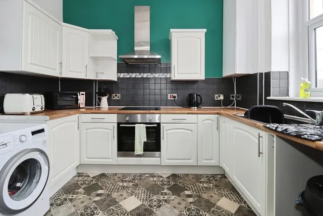 Photo 3 — Woodland Way, Kingswood, Bristol, BS15