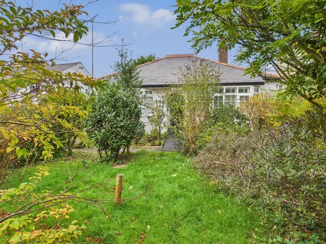 Lane End, Buckinghamshire, photo 2