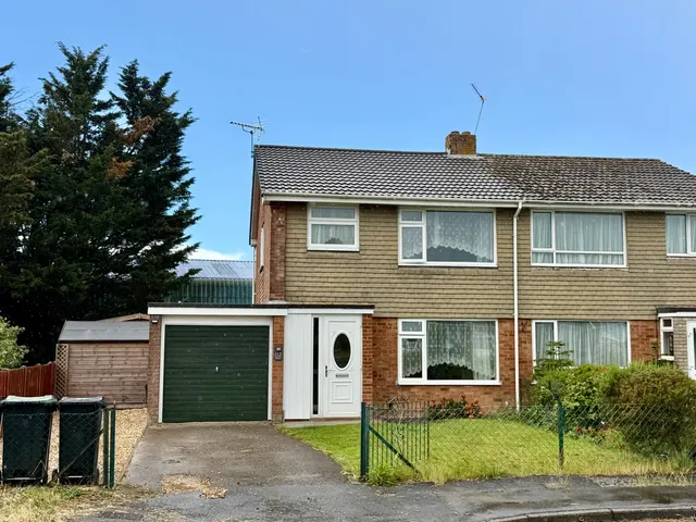 Hightown Gardens, Ringwood, BH24, photo 1