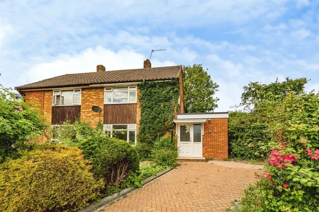 Southfield Gardens, Burnham, Slough, photo 1