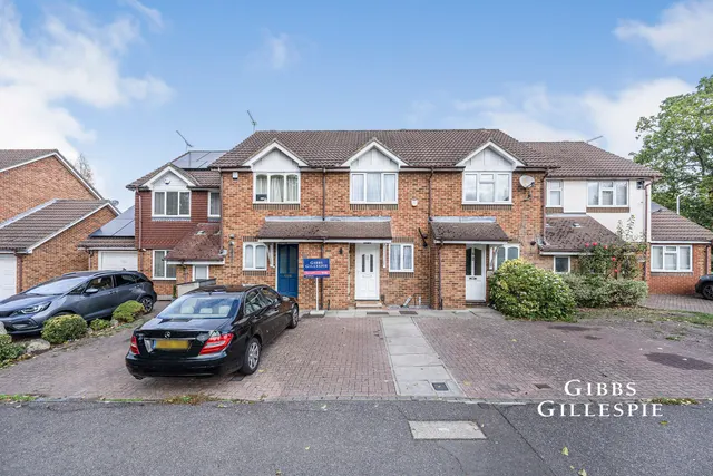 Chamberlain Way, Pinner Fees Apply, HA5, photo 1