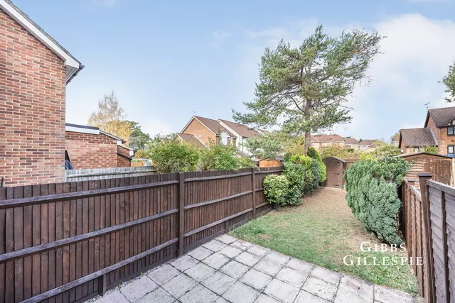 Chamberlain Way, Pinner Fees Apply, HA5, photo 3