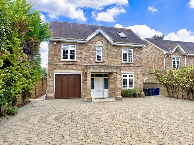 Sandalwood Close, Arkley, Hertfordshire, EN5 3BG, photo 1