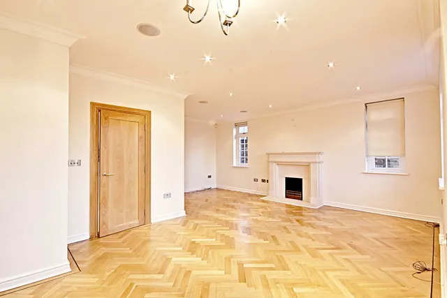 Photo 2 — Sandalwood Close, Arkley, Hertfordshire, EN5 3BG