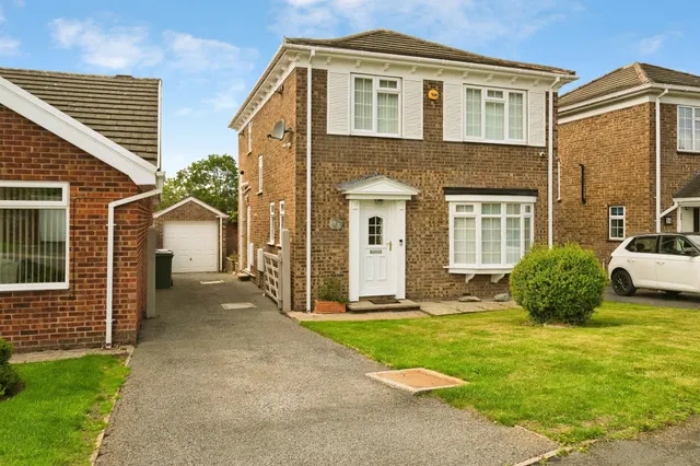 Thorns Drive, Greasby, CH49, photo 1