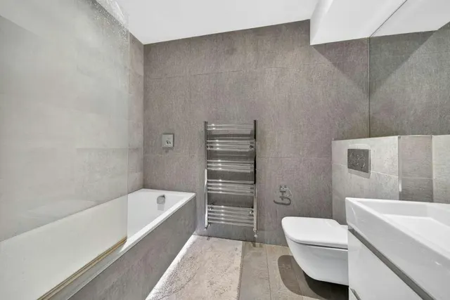 Alvington Crescent, London, E8, photo 2