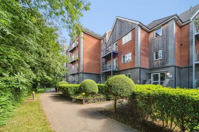 Millward Drive, Bletchley, MK2, photo 1
