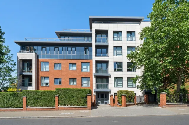 Chartfield Avenue, London, SW15, photo 1