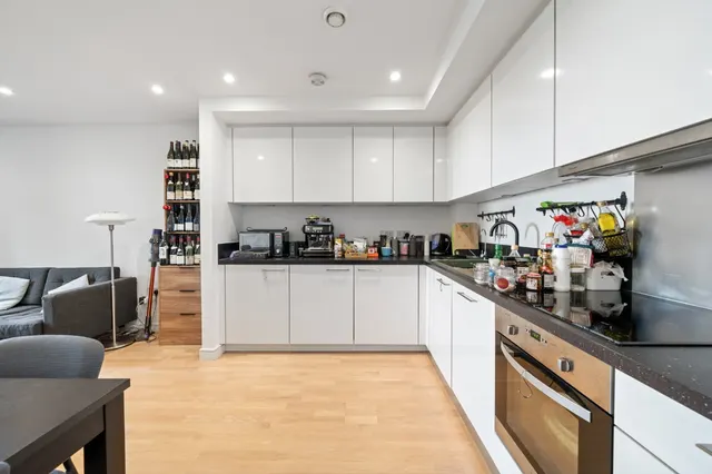 Chartfield Avenue, London, SW15, photo 2