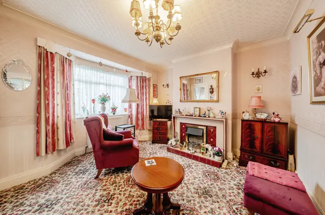 Oaklands Road, Rodley, LS13, photo 2