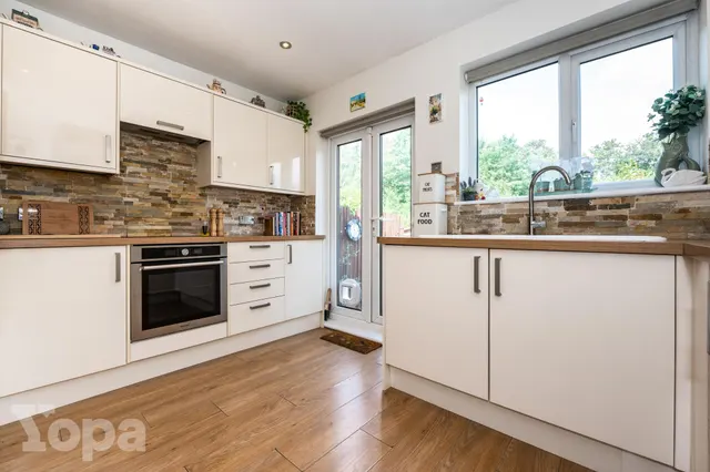 Parkside Avenue, Bexleyheath, DA7, photo 3