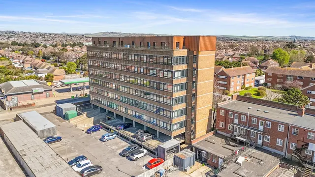 27 Strand Parade, Goring-By-Sea, Worthing, photo 1