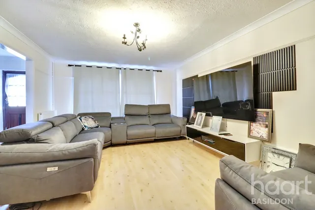 Acorn Place, Basildon, SS16, photo 2