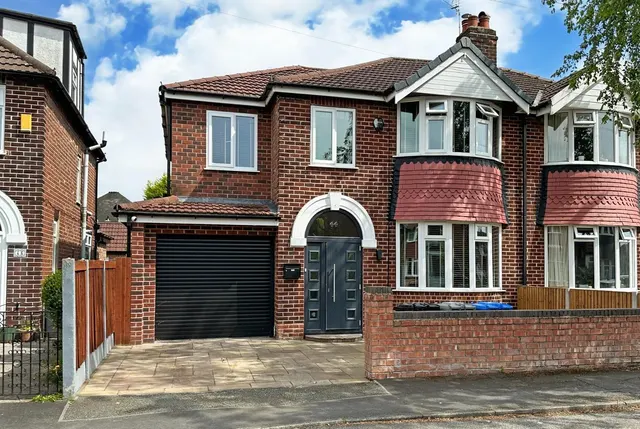 Windsor Drive, Timperley, Cheshire WA14 5AN, photo 1
