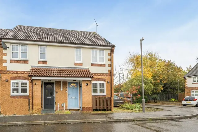 Holly Drive, Aylesbury, HP21, photo 1